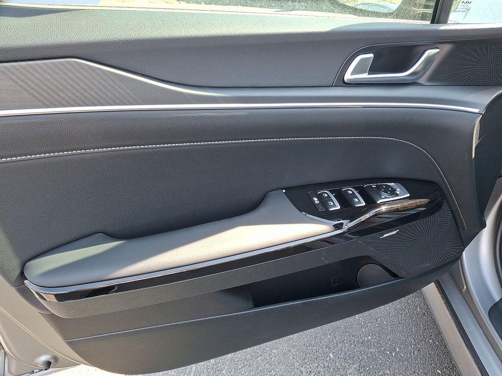 new 2025 Kia K5 car, priced at $31,870