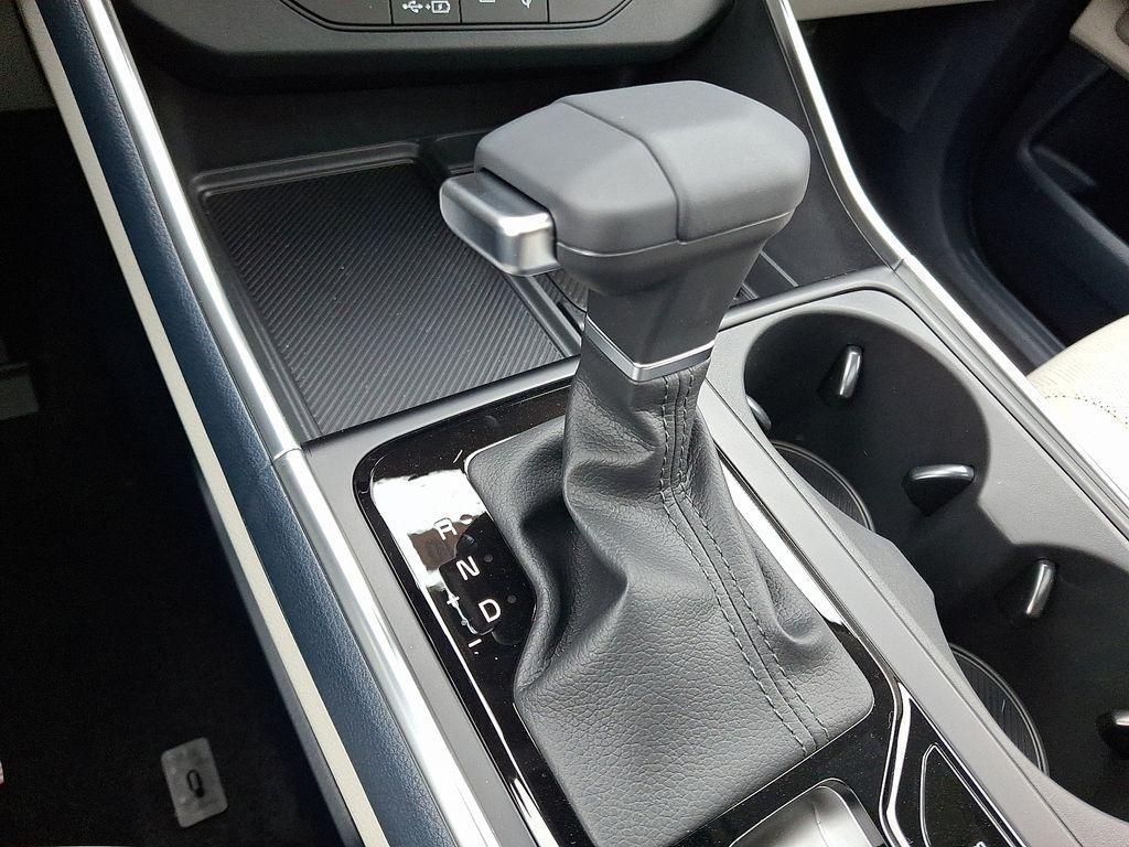 new 2026 Kia Carnival car, priced at $47,226