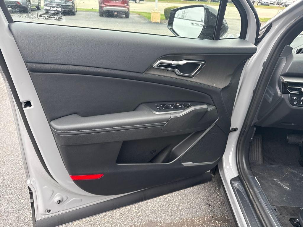 new 2026 Kia Sportage Plug-In Hybrid car, priced at $42,276