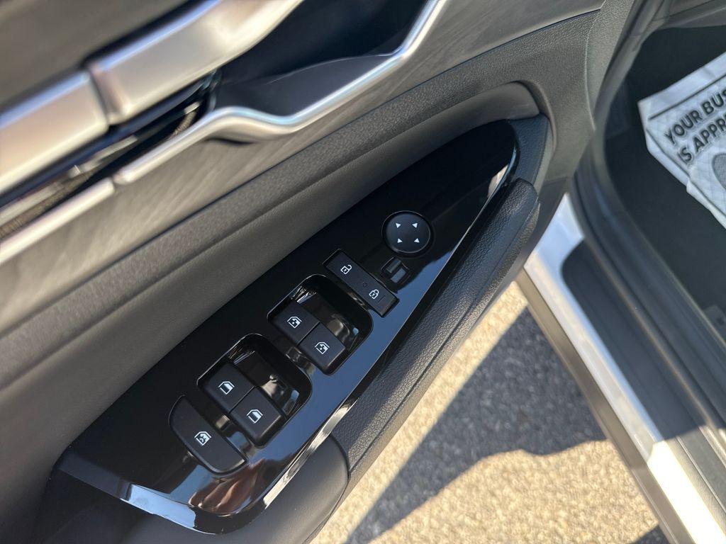 used 2025 Kia Sportage car, priced at $32,000