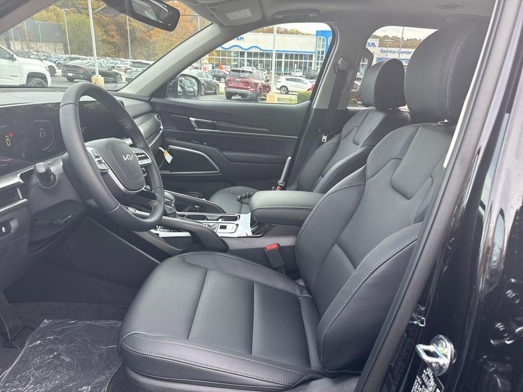 new 2025 Kia Telluride car, priced at $42,195