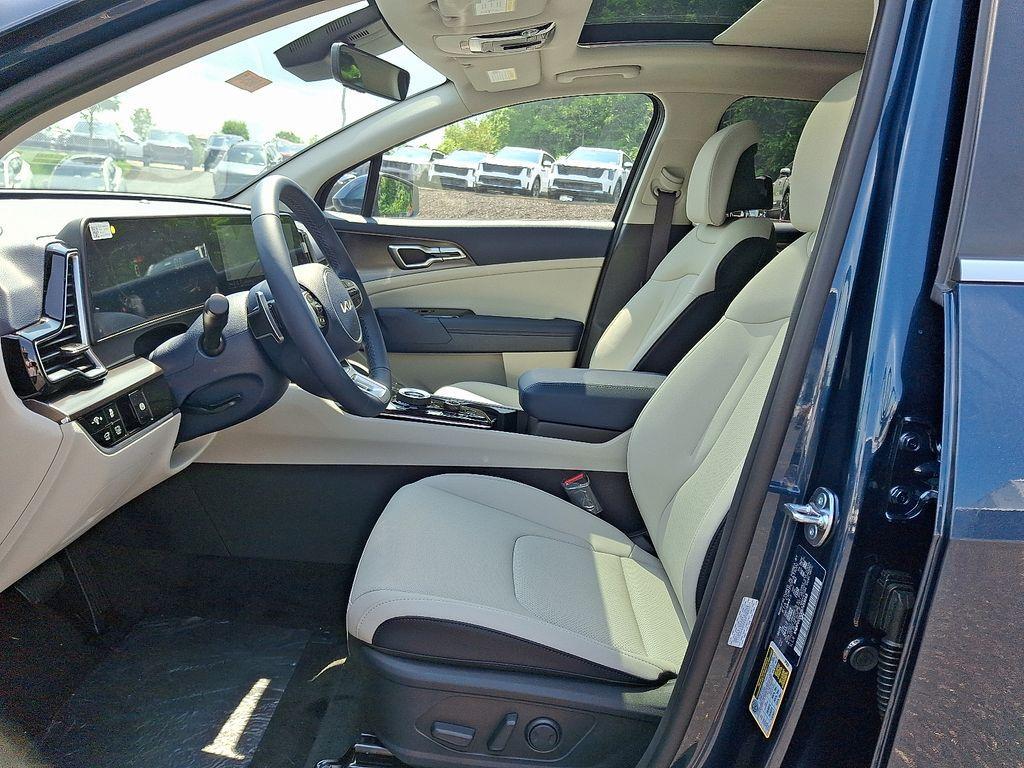 new 2025 Kia Sportage Hybrid car, priced at $34,773
