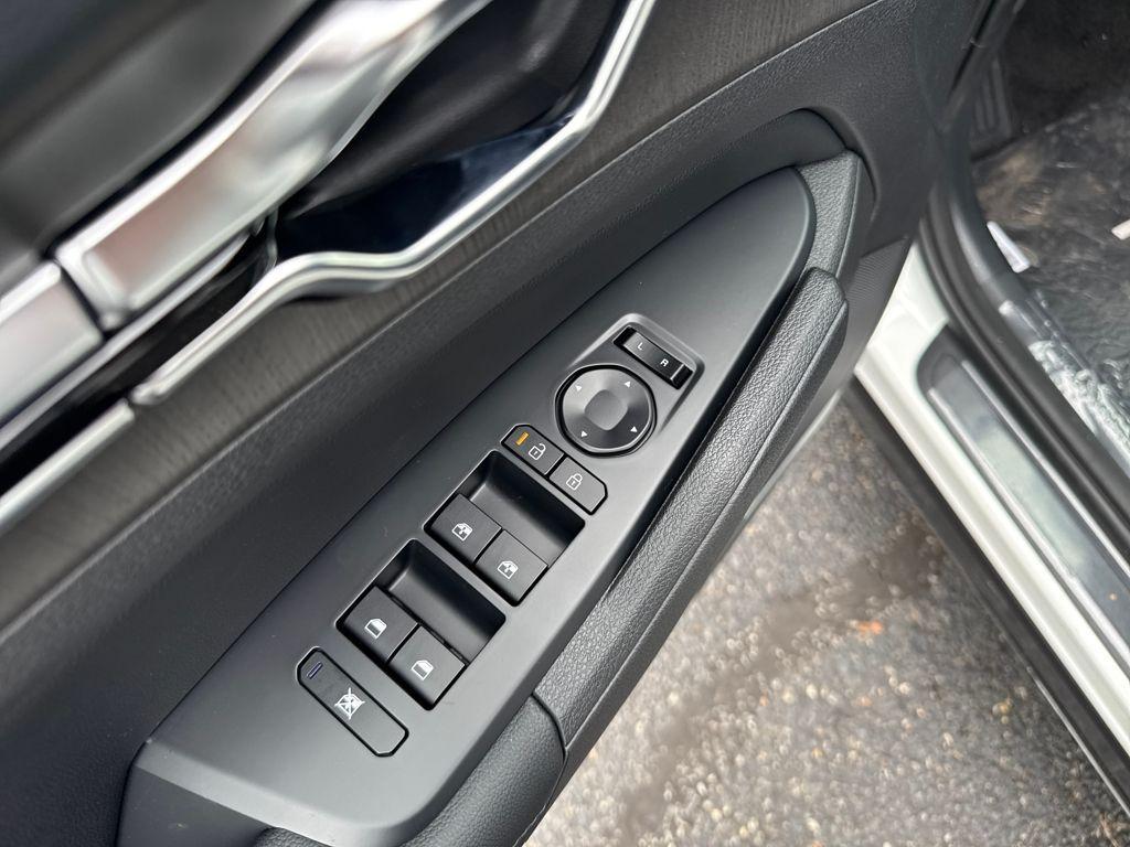 new 2026 Kia Sportage Hybrid car, priced at $36,648