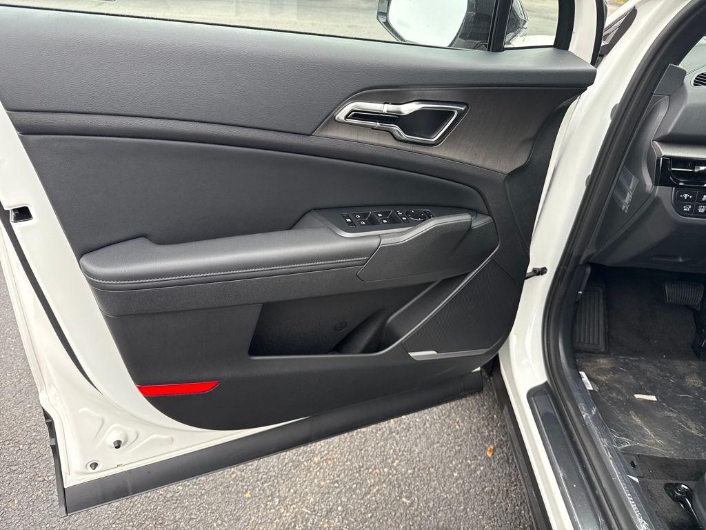 new 2026 Kia Sportage Hybrid car, priced at $36,648