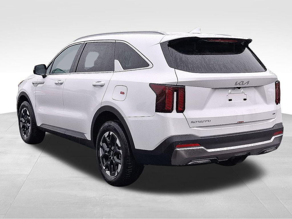 used 2025 Kia Sorento car, priced at $31,600