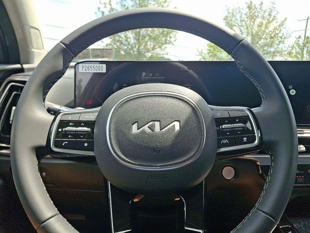 used 2025 Kia Sorento car, priced at $31,600