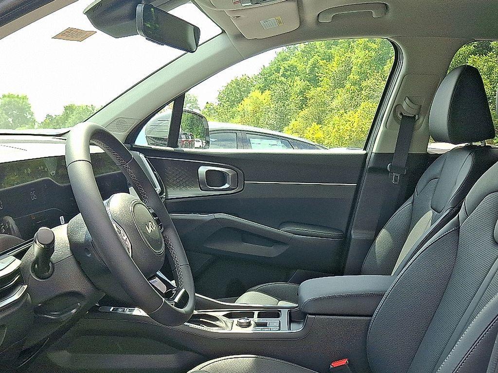 used 2025 Kia Sorento car, priced at $31,600