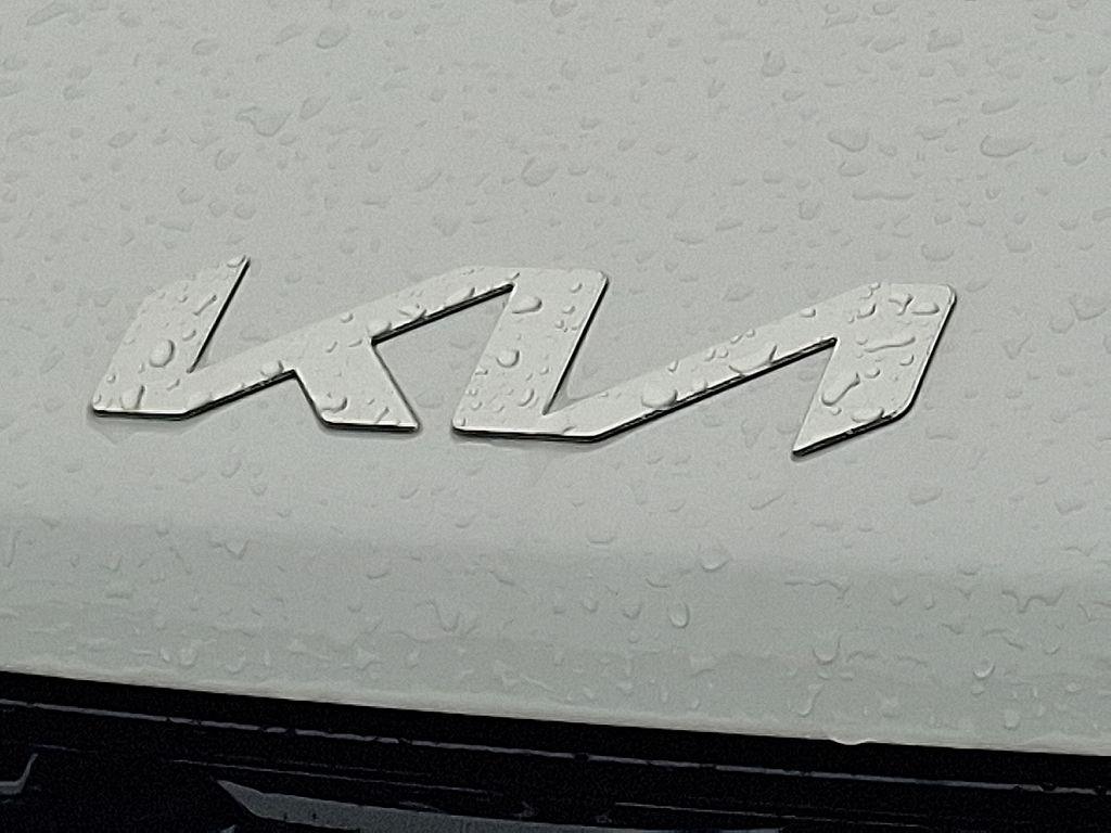 used 2025 Kia Sorento car, priced at $31,600