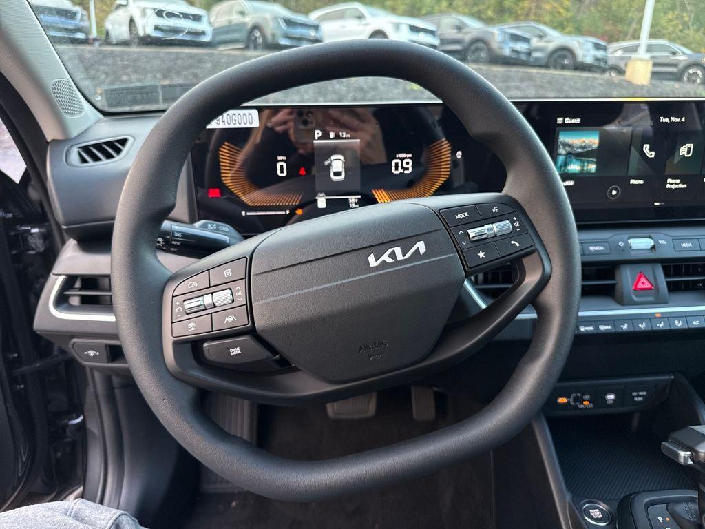 new 2025 Kia K4 car, priced at $23,307