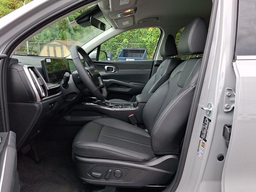 new 2026 Kia Sorento car, priced at $40,278