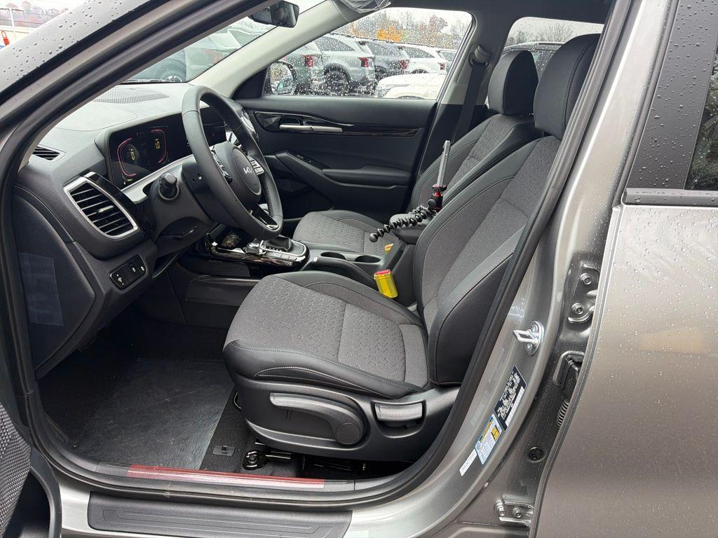 new 2026 Kia Seltos car, priced at $27,556