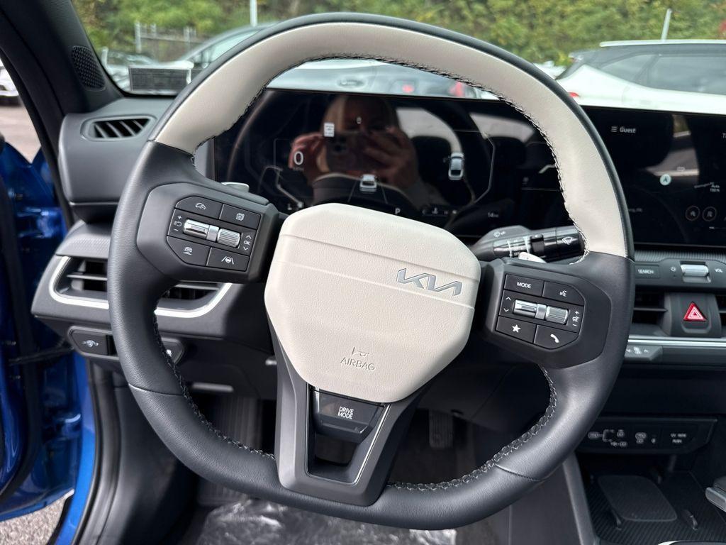 new 2025 Kia K4 car, priced at $26,000