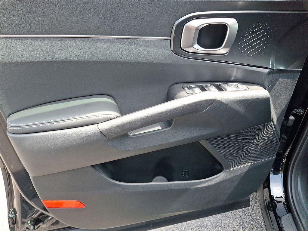 new 2025 Kia Sorento car, priced at $36,258