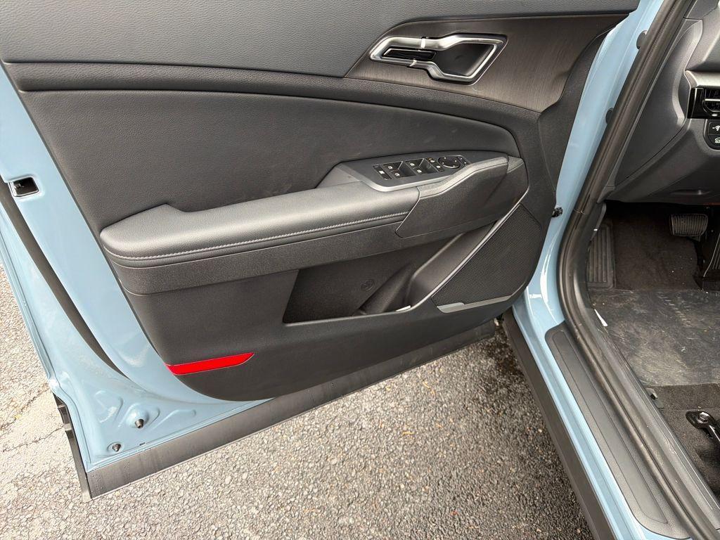 new 2026 Kia Sportage Hybrid car, priced at $36,274