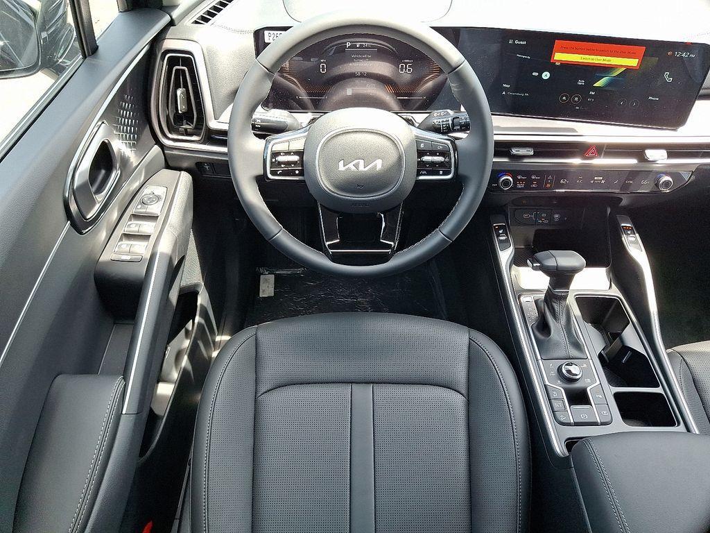 new 2025 Kia Sorento car, priced at $36,525