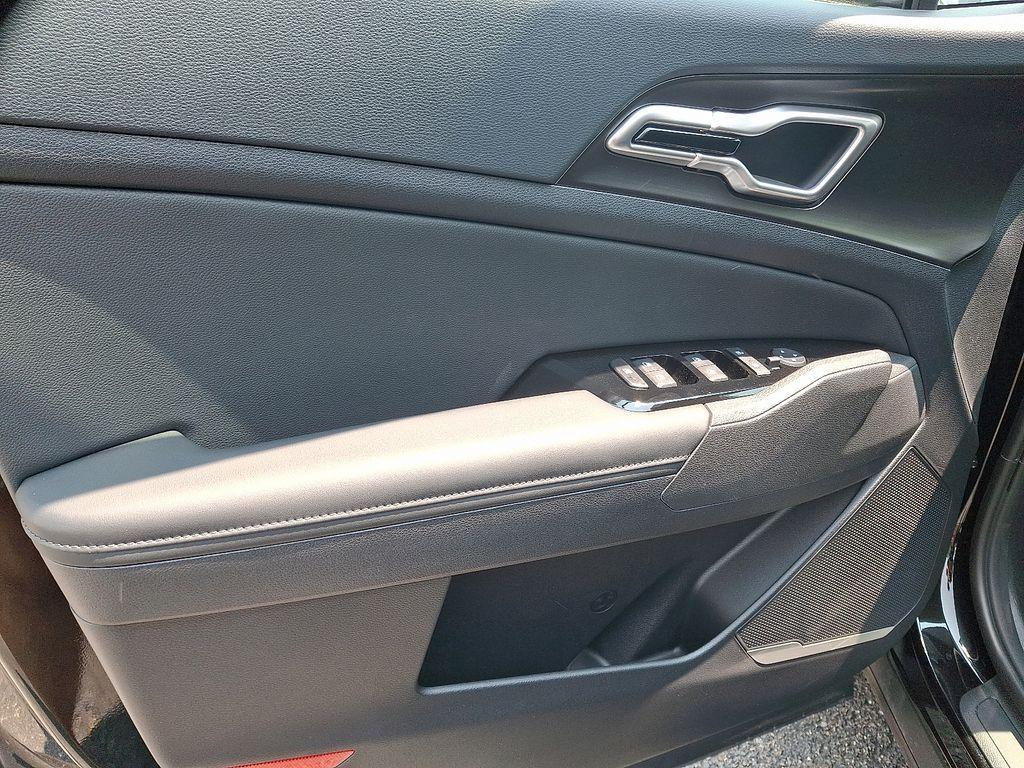 new 2025 Kia Sportage Hybrid car, priced at $34,023