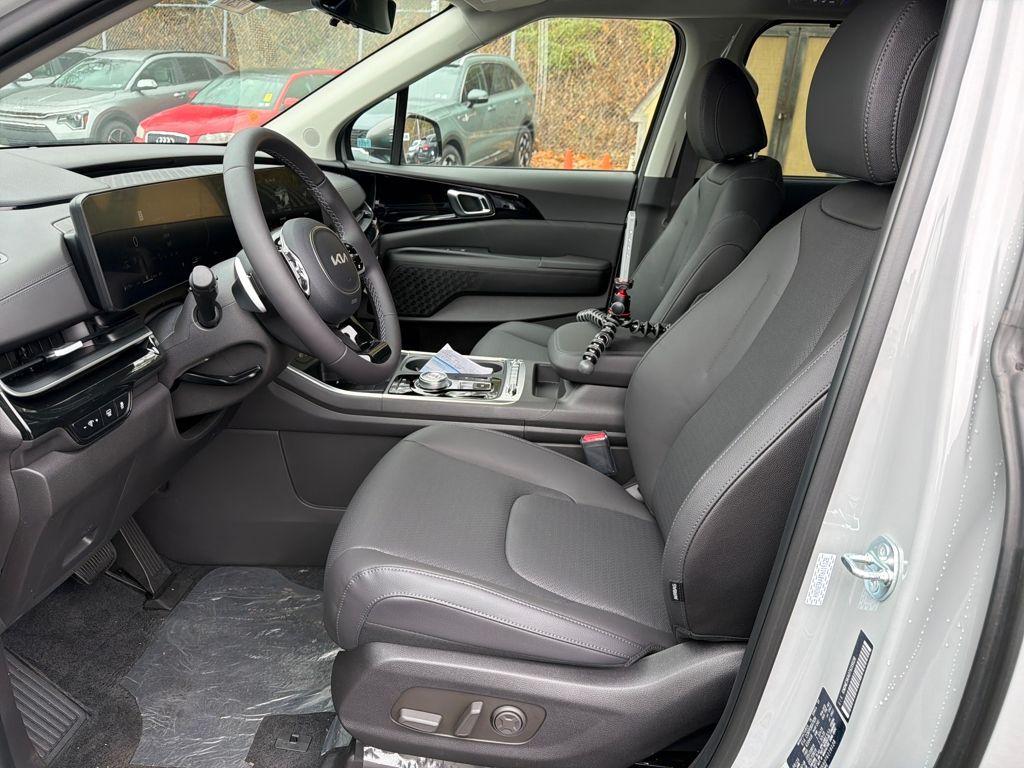 new 2026 Kia Carnival Hybrid car, priced at $53,430