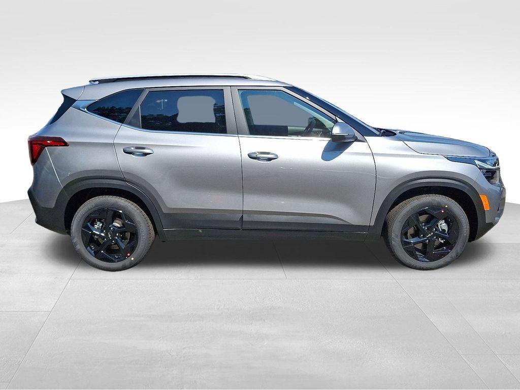 new 2026 Kia Seltos car, priced at $29,599
