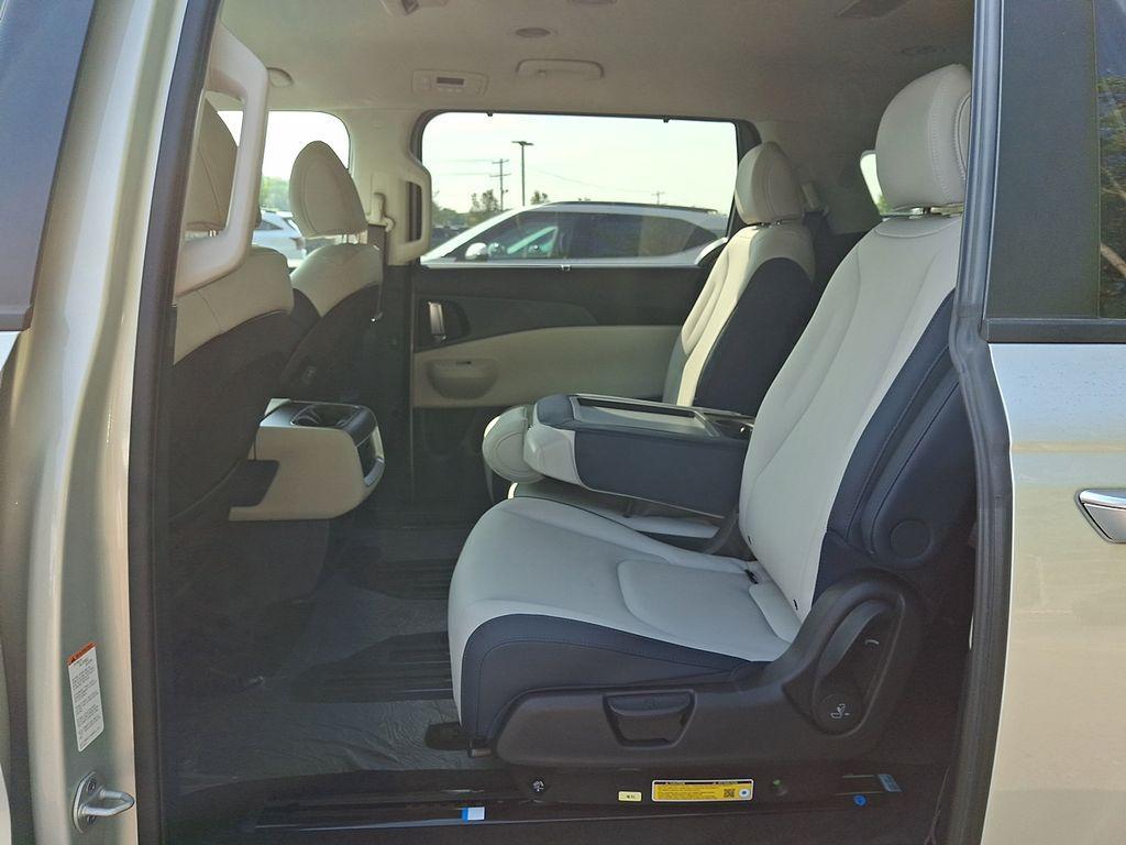 new 2026 Kia Carnival car, priced at $41,965