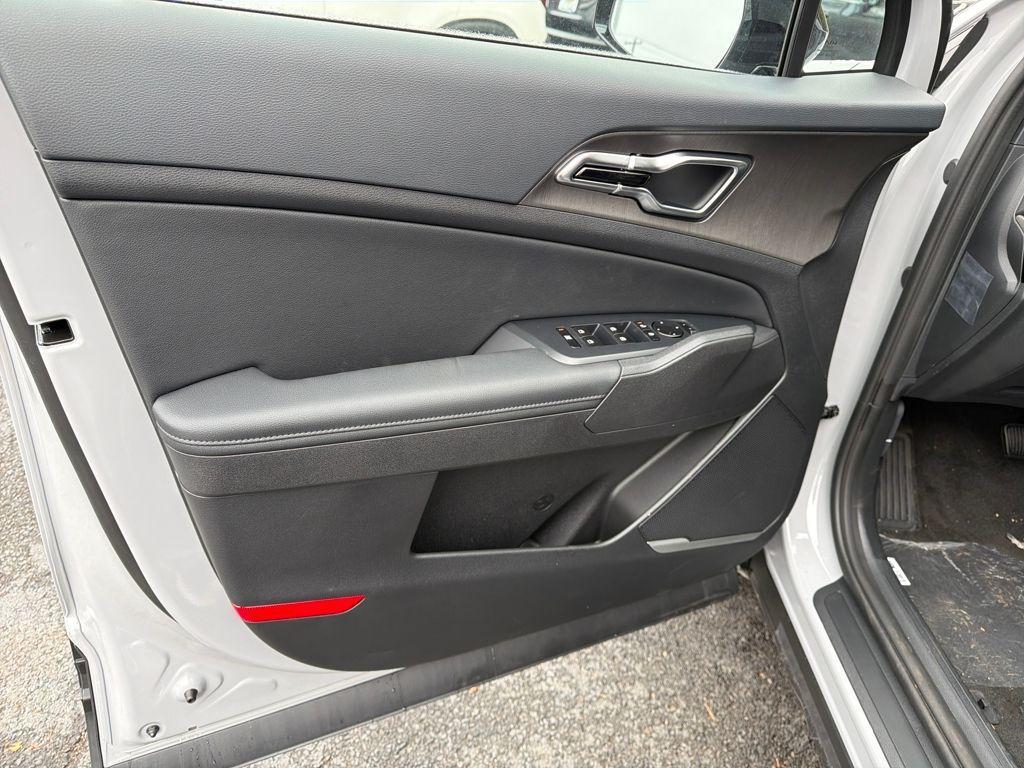 new 2026 Kia Sportage Hybrid car, priced at $36,733