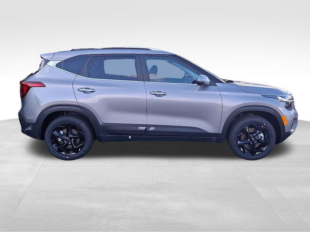 new 2026 Kia Seltos car, priced at $29,711