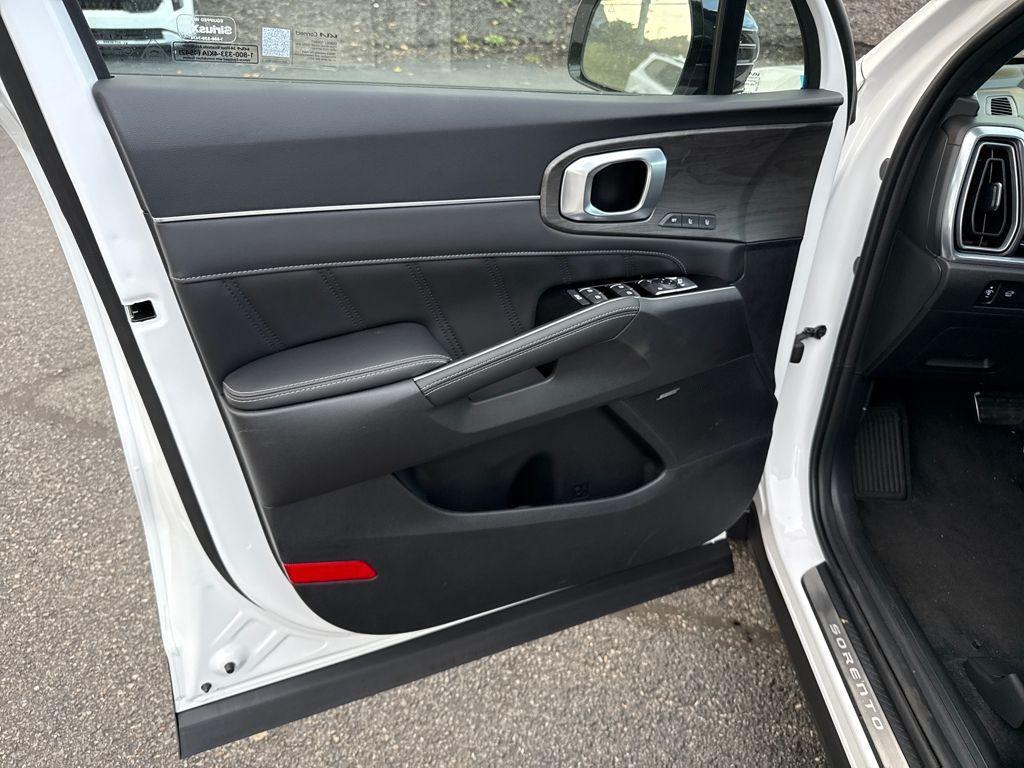 new 2026 Kia Sorento car, priced at $46,556