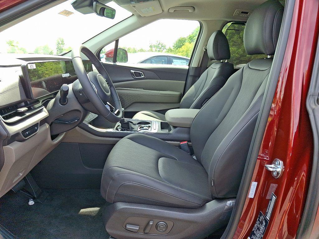 new 2026 Kia Carnival car, priced at $41,505