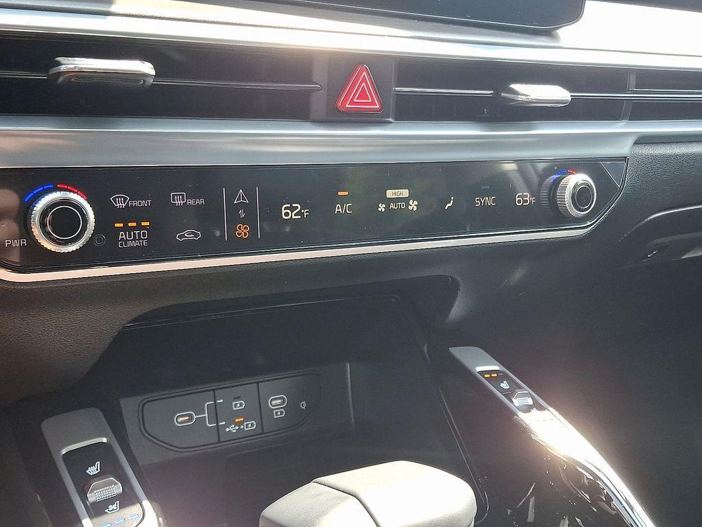 new 2025 Kia Sorento car, priced at $42,966