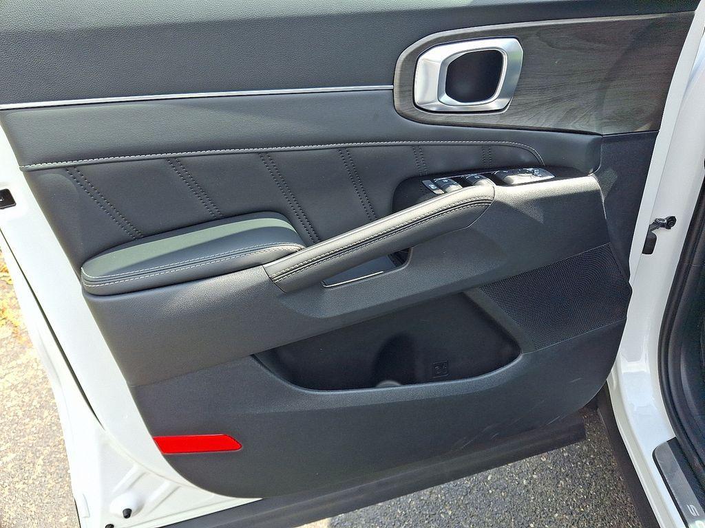 new 2025 Kia Sorento car, priced at $42,966