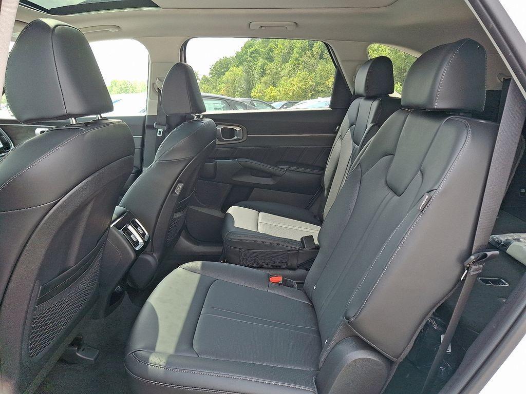 new 2025 Kia Sorento car, priced at $42,966