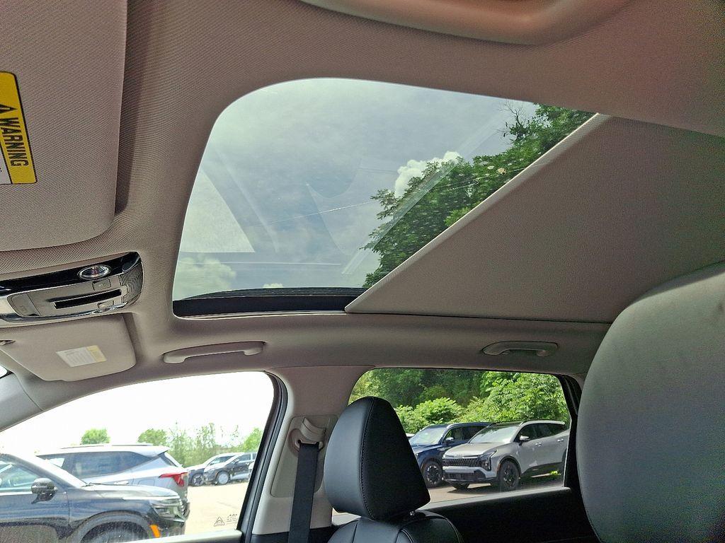 new 2025 Kia Sorento car, priced at $42,966