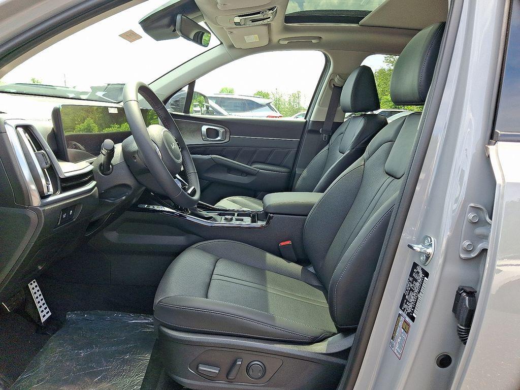 new 2025 Kia Sorento car, priced at $42,966