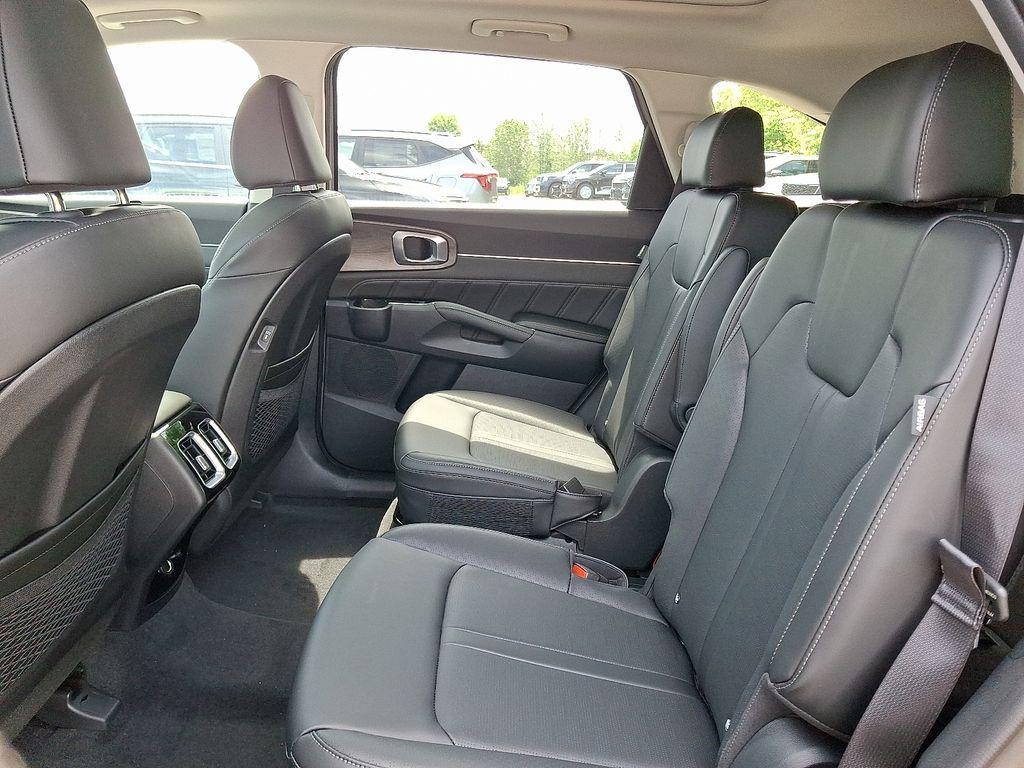 new 2025 Kia Sorento car, priced at $42,966