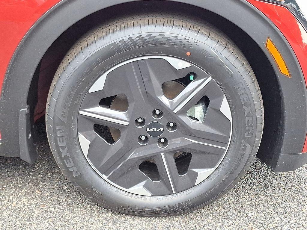 new 2025 Kia EV6 car, priced at $40,006