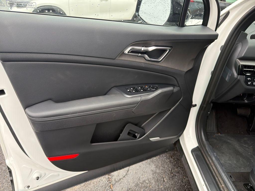 new 2026 Kia Sportage Hybrid car, priced at $36,733