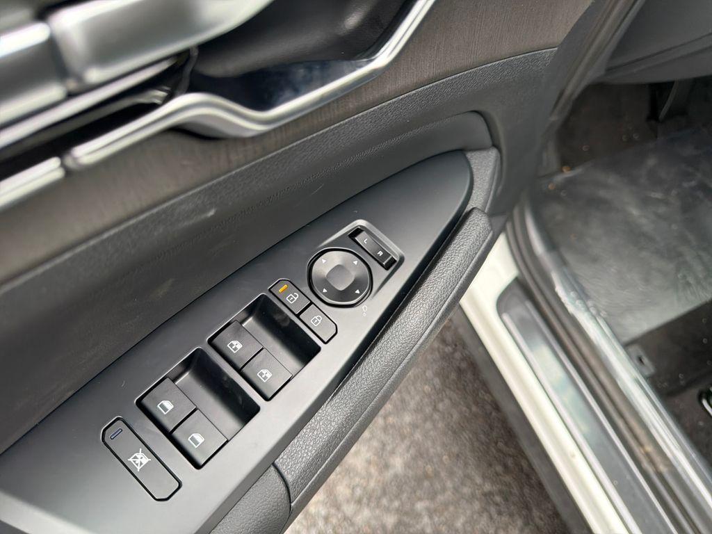 new 2026 Kia Sportage Hybrid car, priced at $36,733