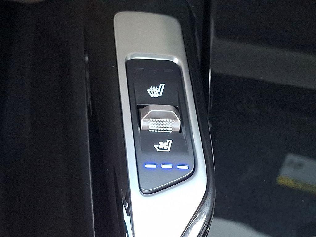 new 2025 Kia Sorento Hybrid car, priced at $46,072