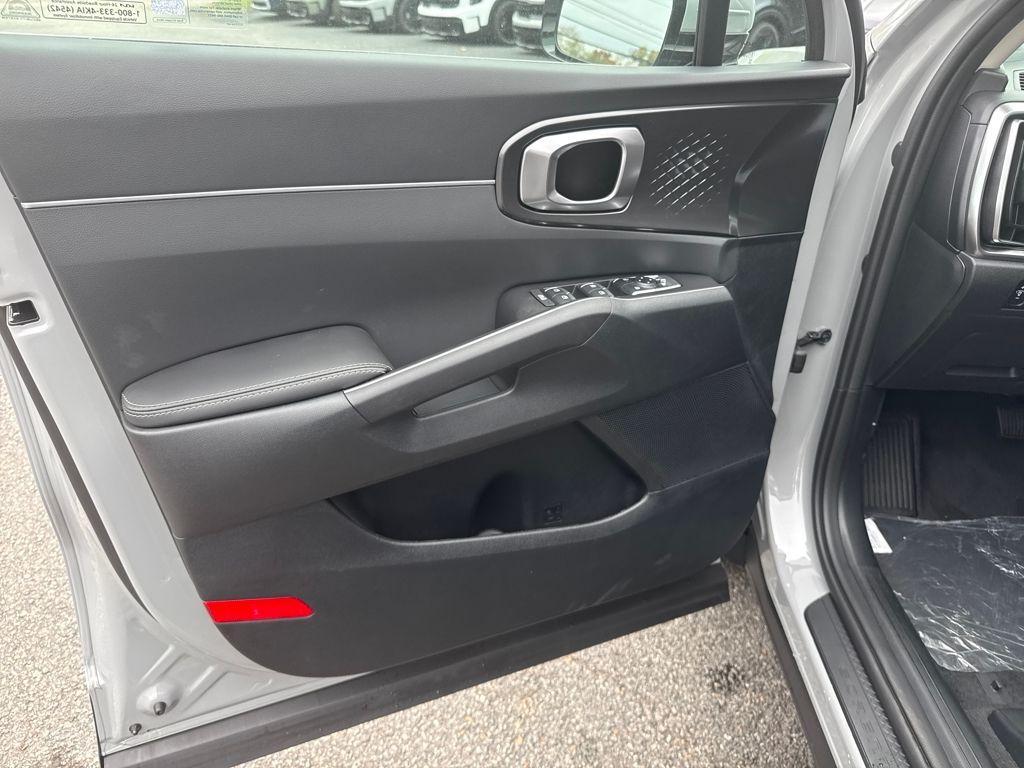 new 2026 Kia Sorento car, priced at $40,278