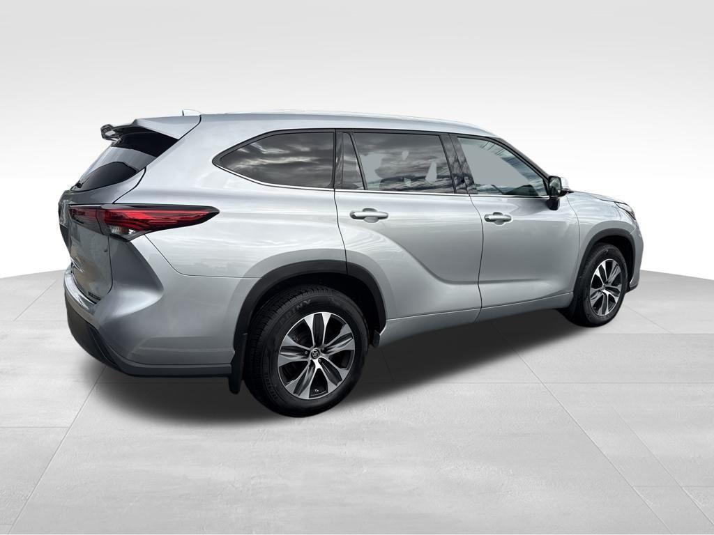used 2022 Toyota Highlander car, priced at $35,000