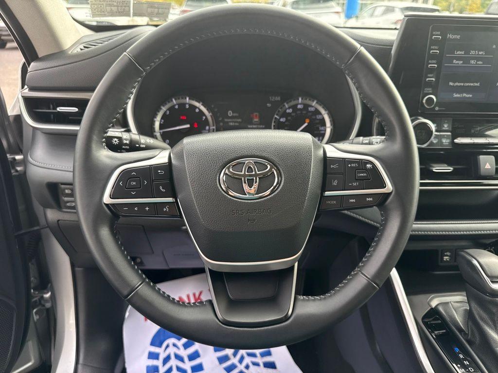 used 2022 Toyota Highlander car, priced at $35,000