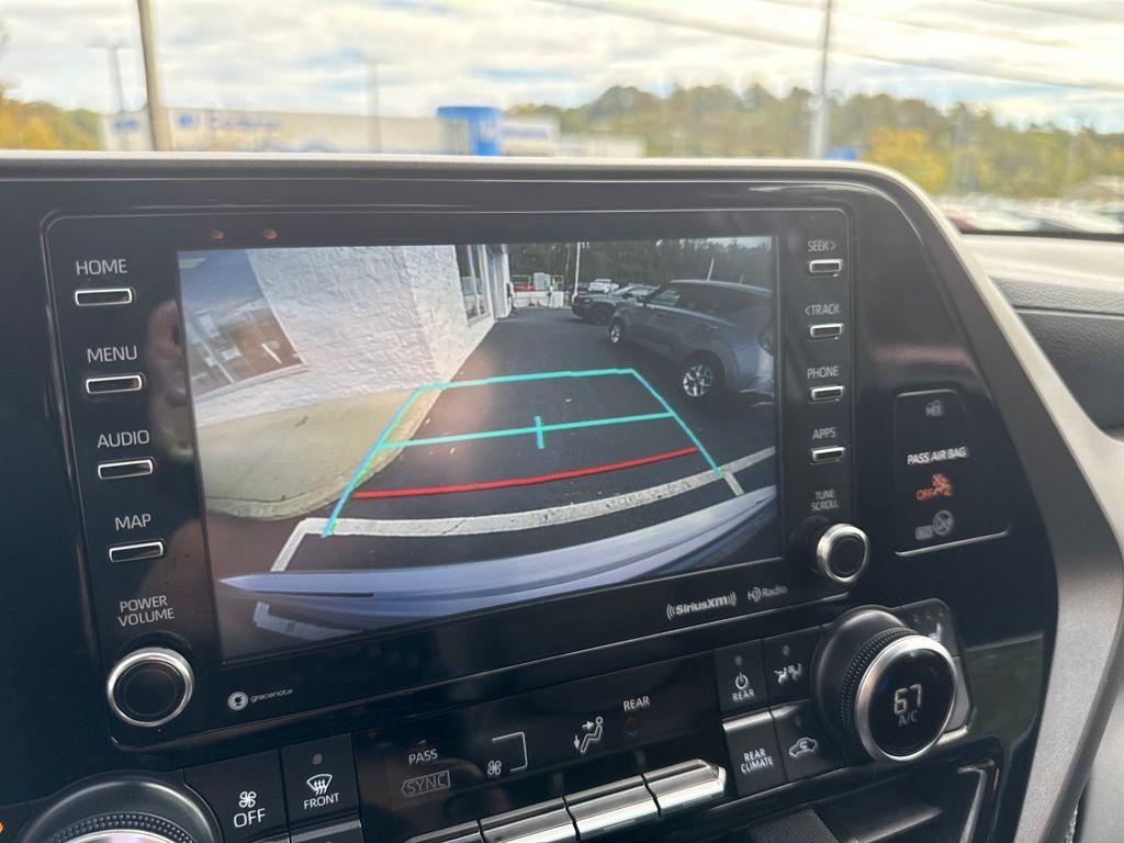 used 2022 Toyota Highlander car, priced at $35,000