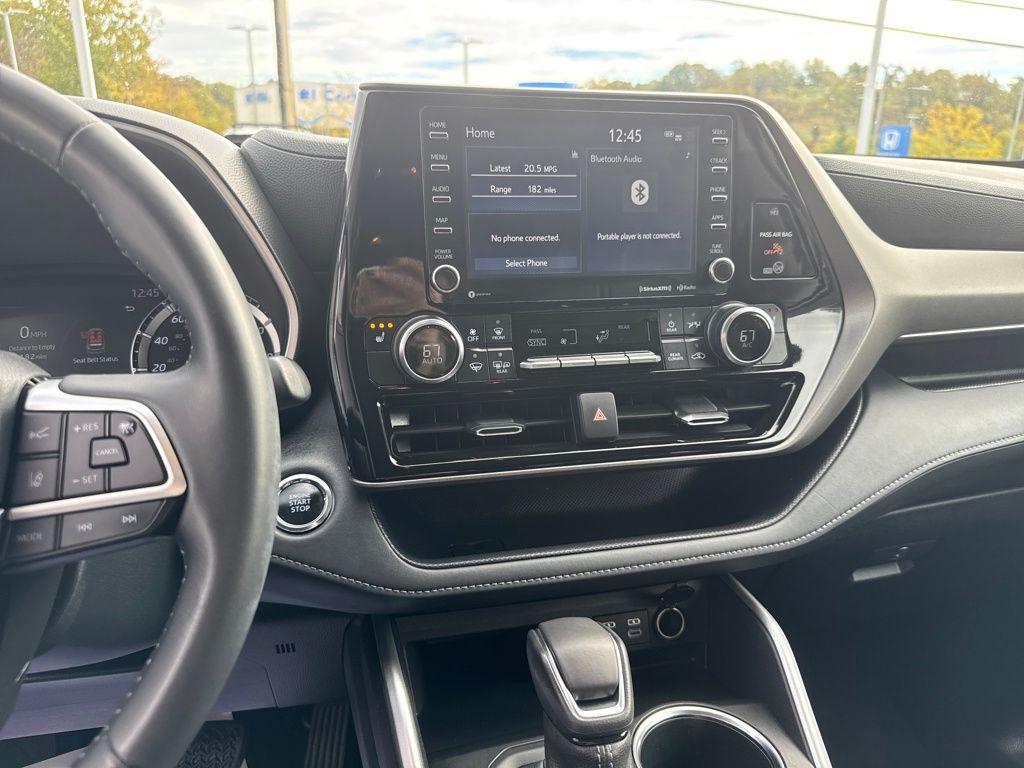 used 2022 Toyota Highlander car, priced at $35,000