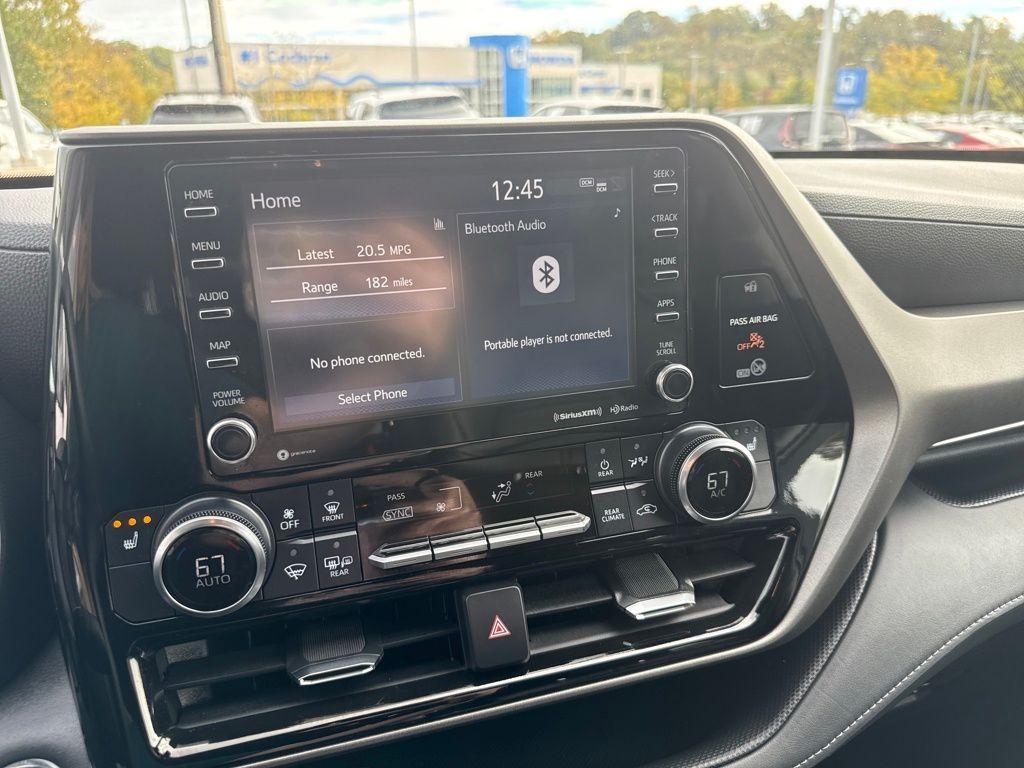 used 2022 Toyota Highlander car, priced at $35,000