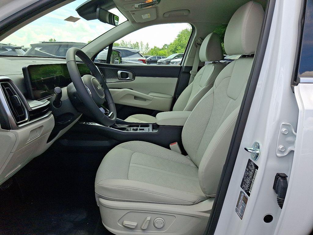 new 2025 Kia Sorento car, priced at $36,773