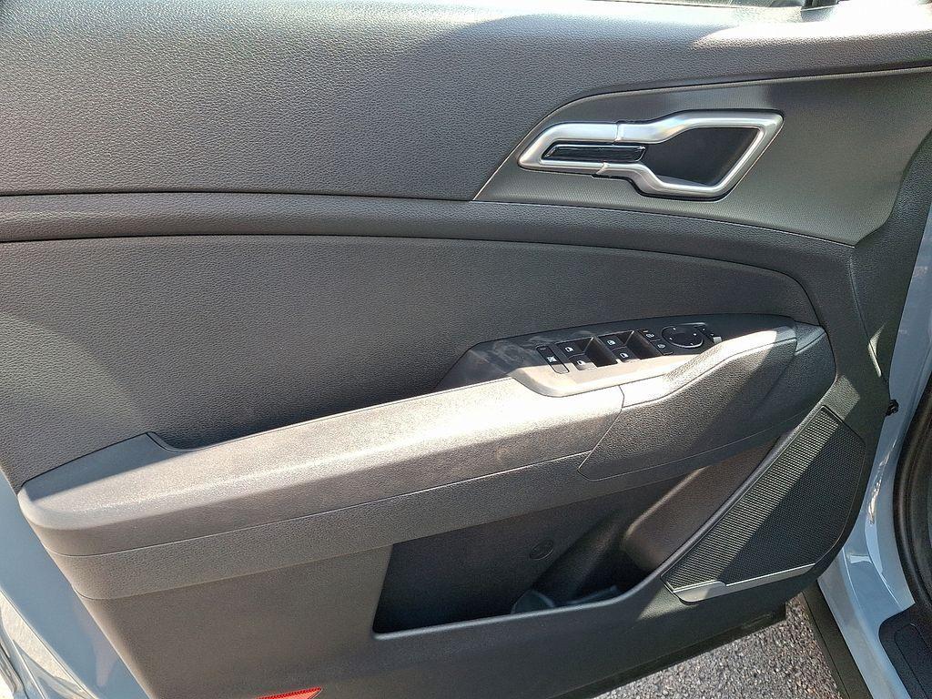 new 2026 Kia Sportage Hybrid car, priced at $33,065