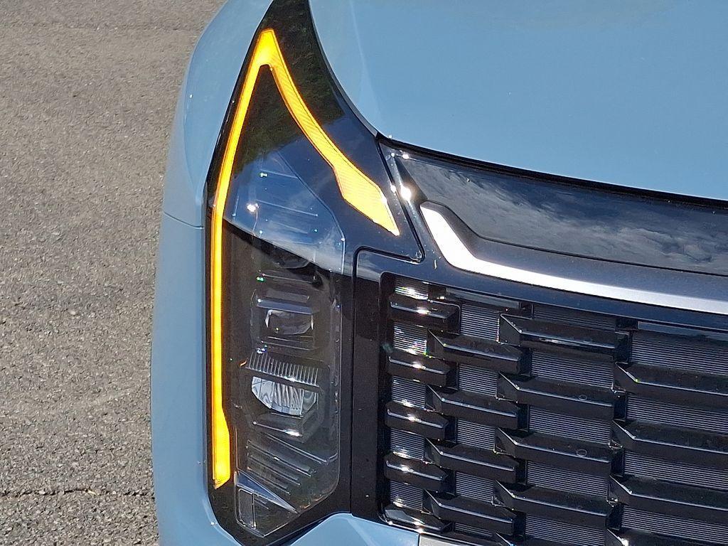 new 2026 Kia Sportage Hybrid car, priced at $33,065