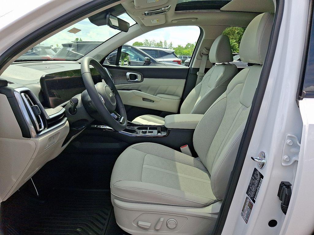 new 2025 Kia Sorento car, priced at $42,966