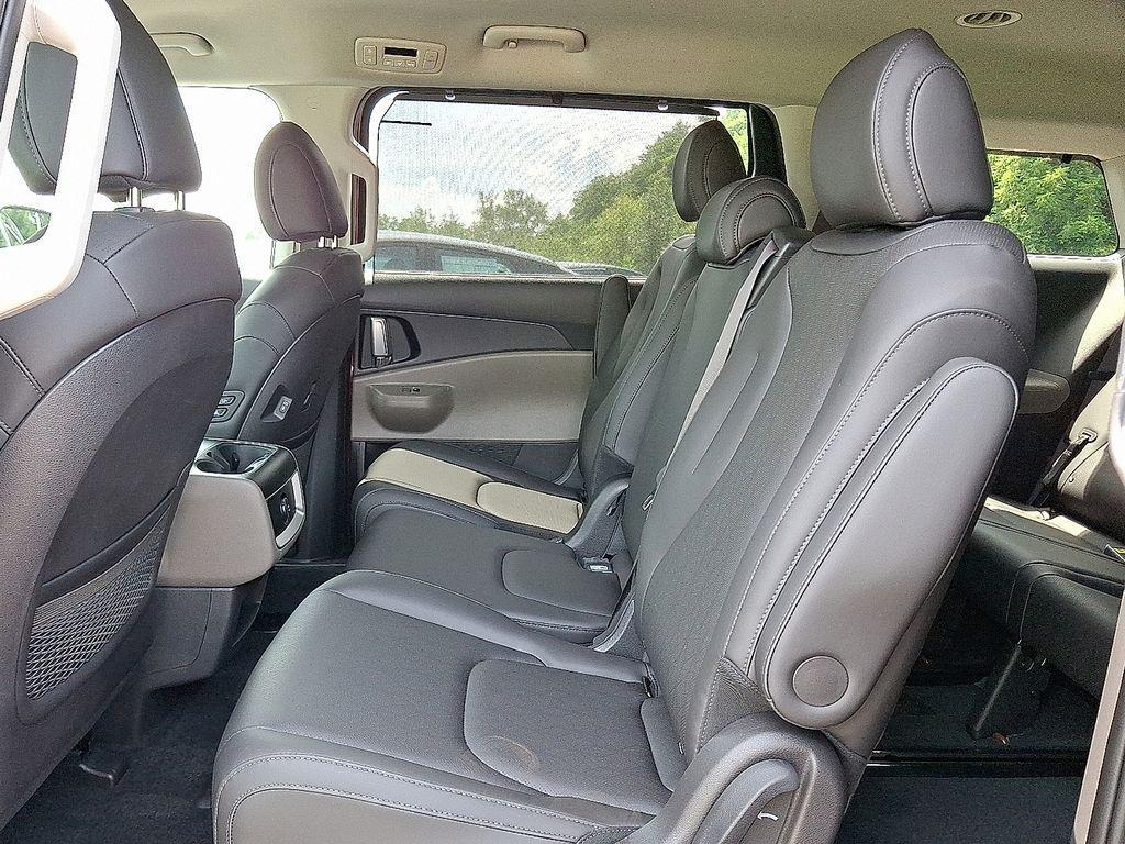 new 2026 Kia Carnival car, priced at $41,965