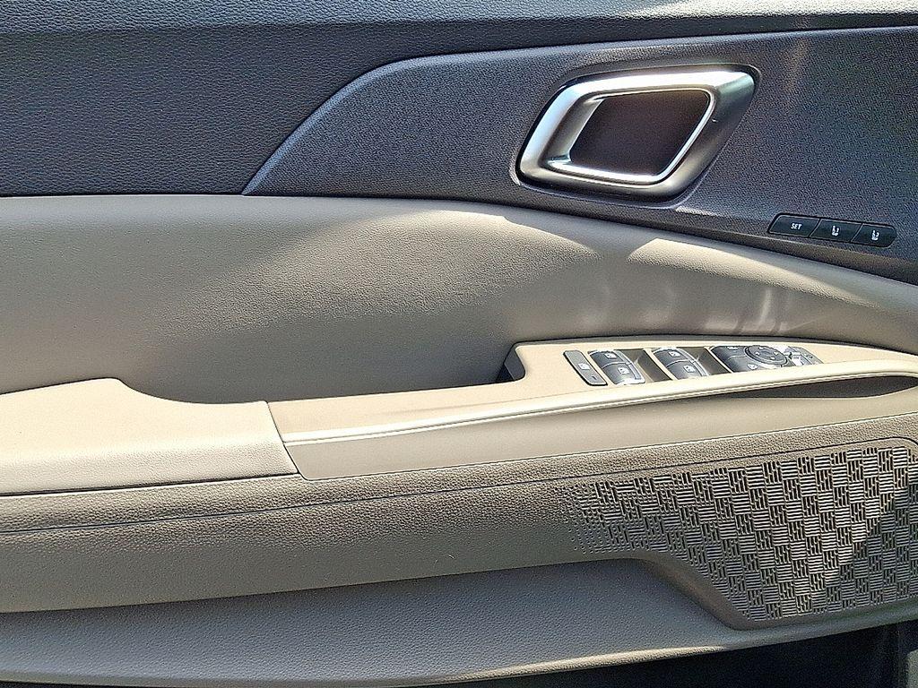 new 2026 Kia Carnival car, priced at $41,965