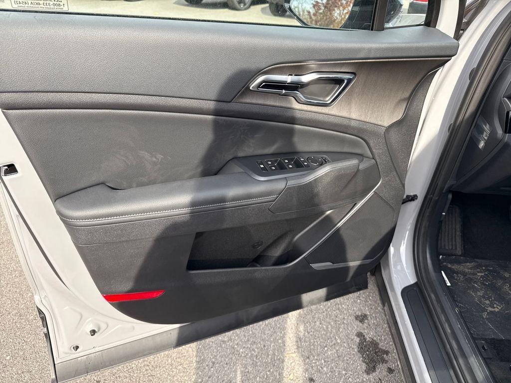 new 2026 Kia Sportage Hybrid car, priced at $36,648